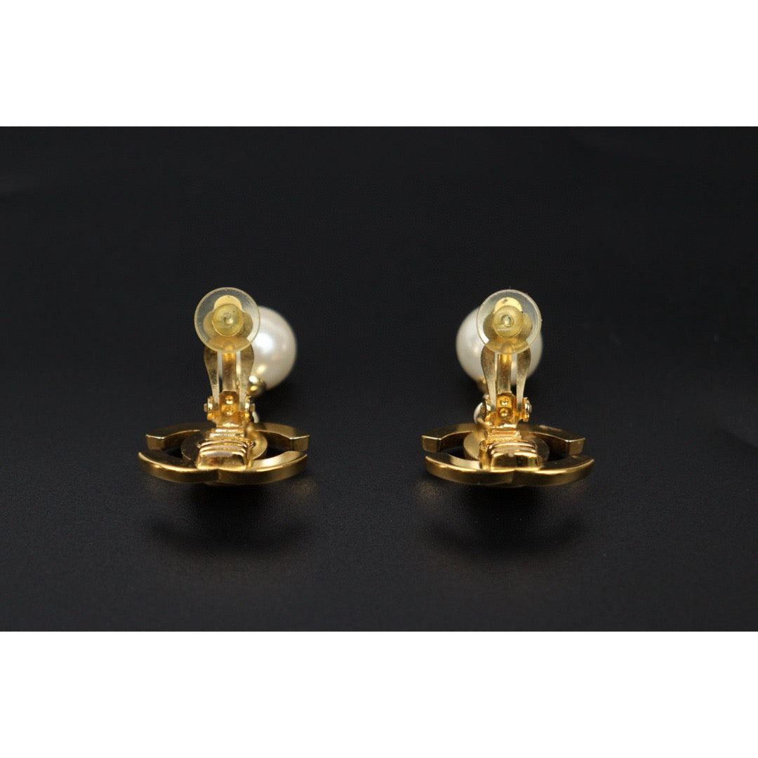Very Good ( Rank A)｜CHANEL Vintage 18K Gold Plating Pearl Earrings  Made In 1997Year ｜24122628