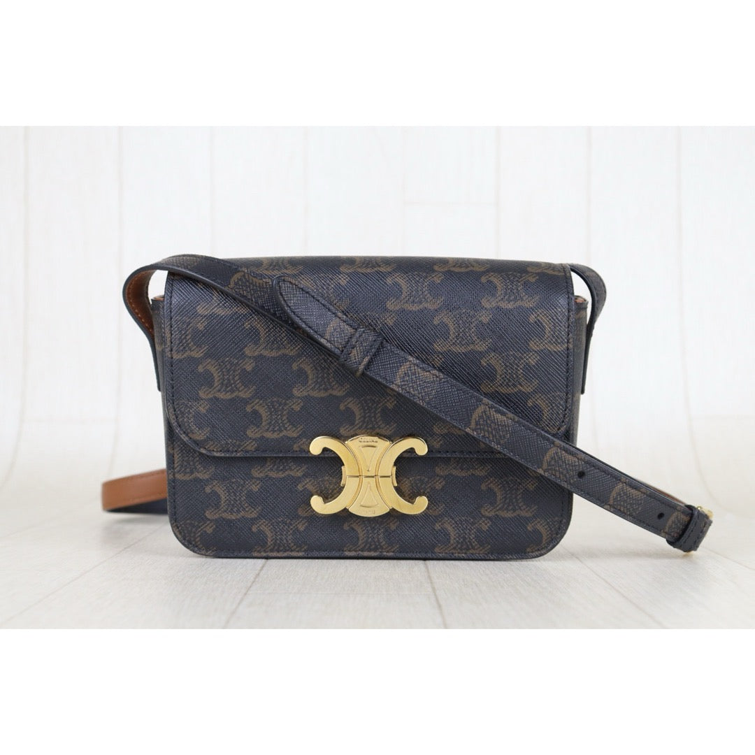 Include Entrupy Certificate of Authenticity｜Very Good ( Rank A) ｜ CELINE Macadam Triomphe Teen Shoulder Bag｜S26030101