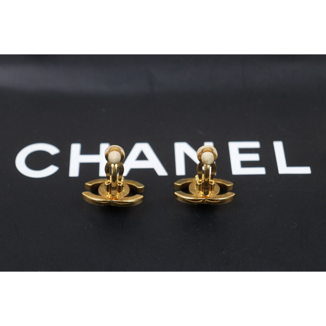 Very Good ( Rank A) ｜CHANEL Vintage 18K Gold Plating Rhinestone Earrings  ｜25013119