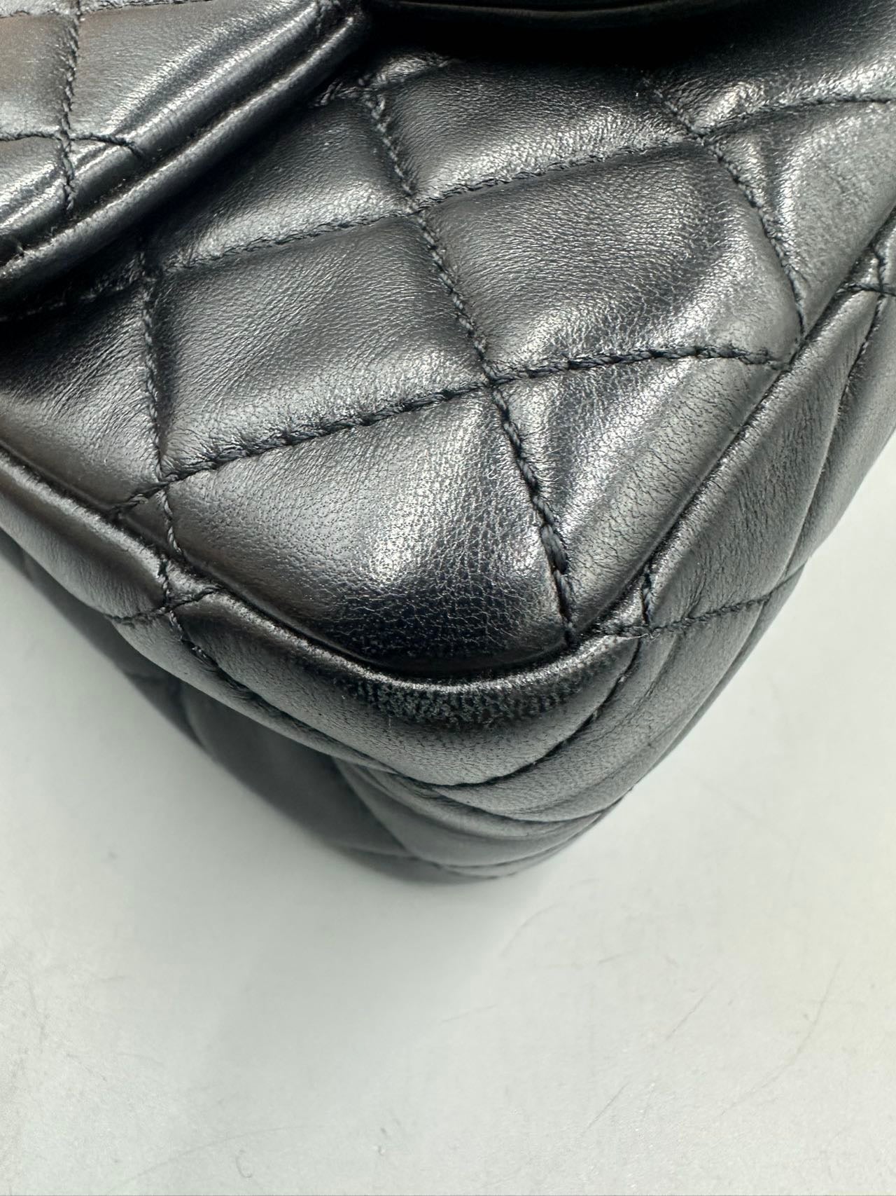Include Entrupy Certificate of Authenticity｜Very Good ( Rank A)｜ CHANEL Lanbskin Square Shoulder Bag Black