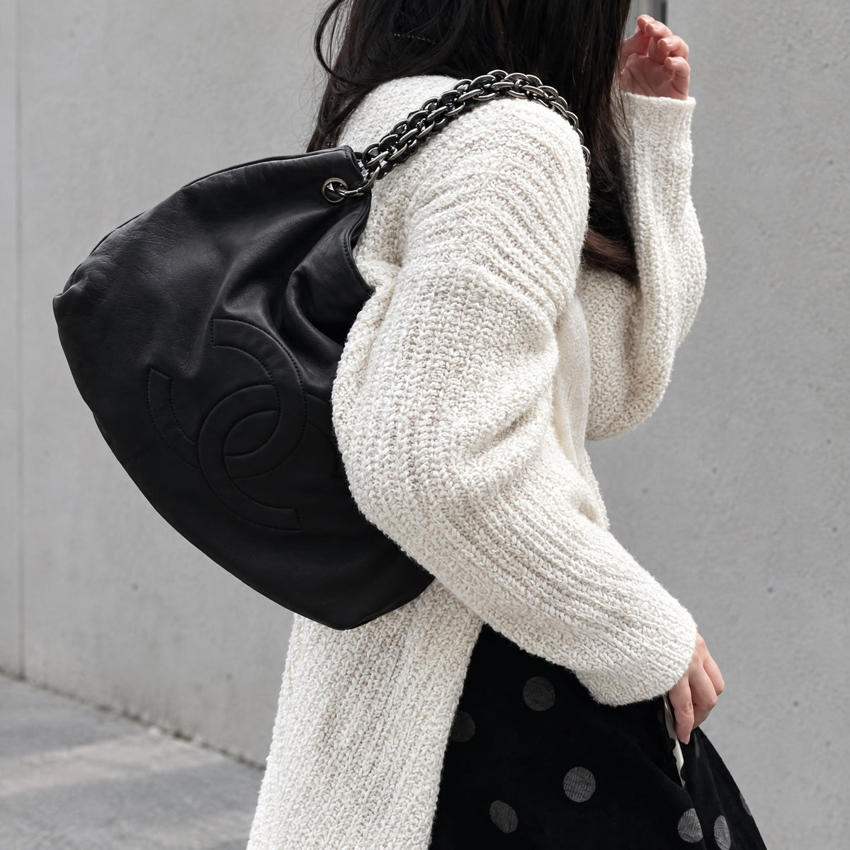 Include Entrupy Certificate of Authenticity｜Very Good ( Rank A)｜ CHANEL Lamb Skin Soft And Chain  Hobo Bag  Black Made In 2006-2008 Year｜S26090736