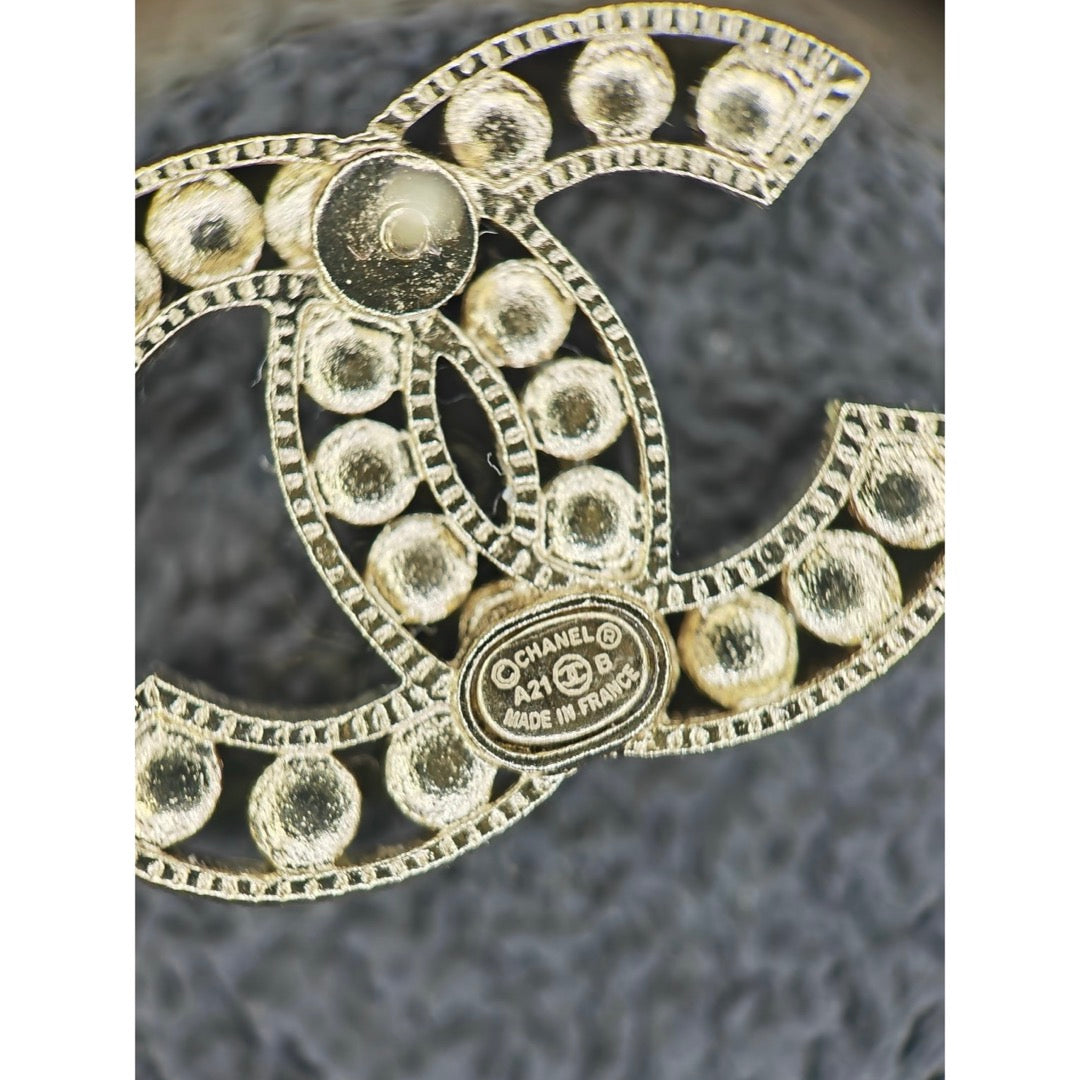 Include Authentic Detective Certificate of Authenticity｜Very Good ( Rank A) ｜CHANEL A21B Coco Mark Pearl Earrings Made In 2021Year ｜S26051505