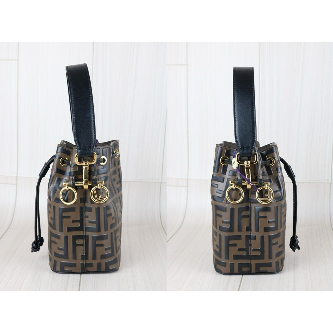 Very Good ( Rank A)｜ FENDI Zucca Calf Leather Mini Mon Tresor Bucket bag Shoulder Bag Brown ｜S25110319