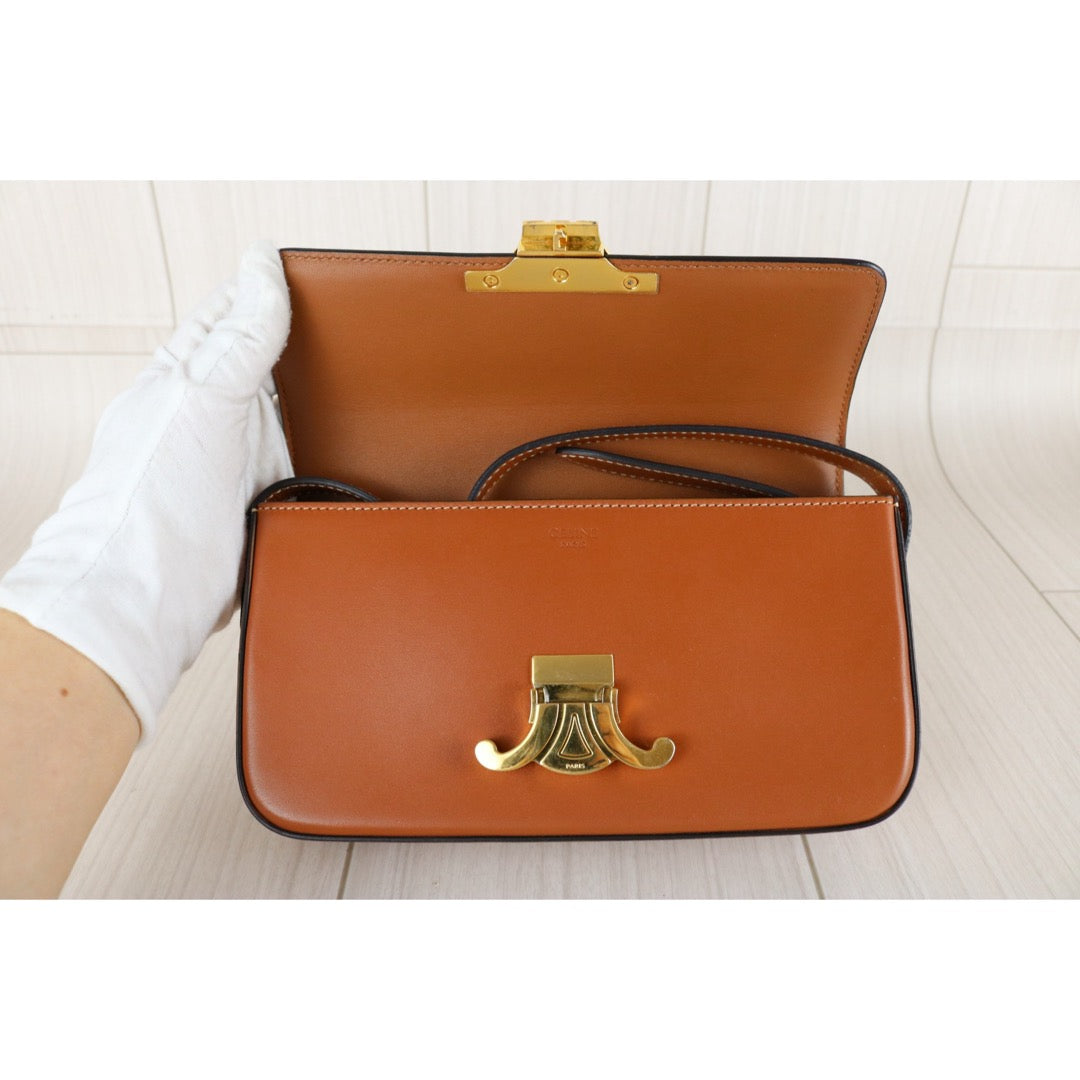 Very Good ( Rank A)｜CELINE Calf Leather Triomphe Caramel Shoulder Bag Golden Hardware｜S25112908
