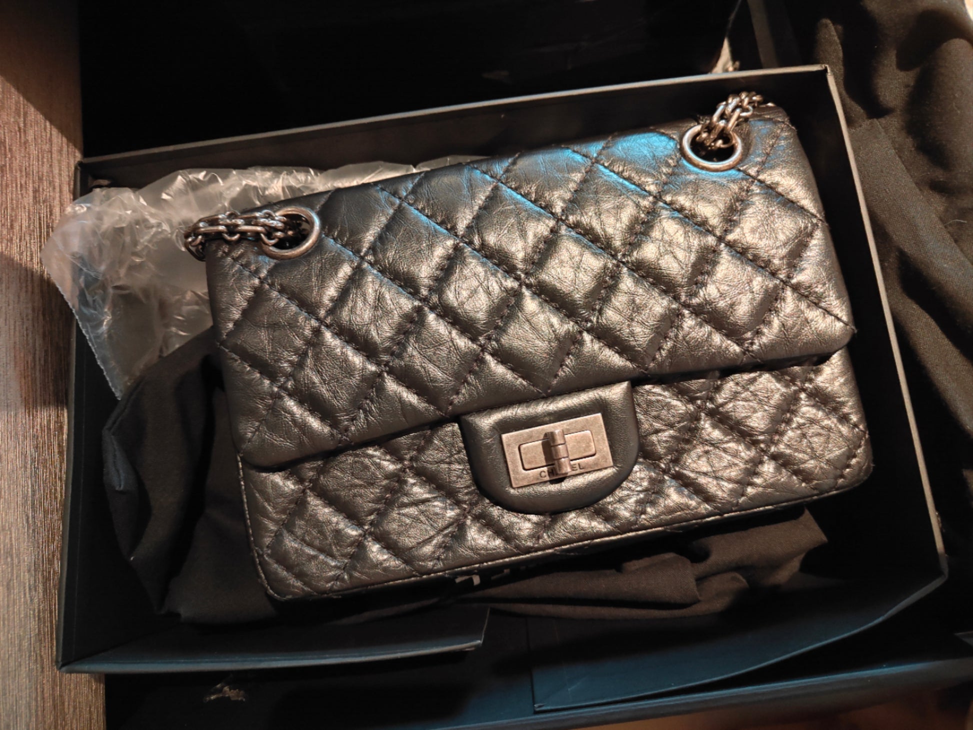 Excellent(Rank SA)| CHANEL Mini Badge Matelasse Black