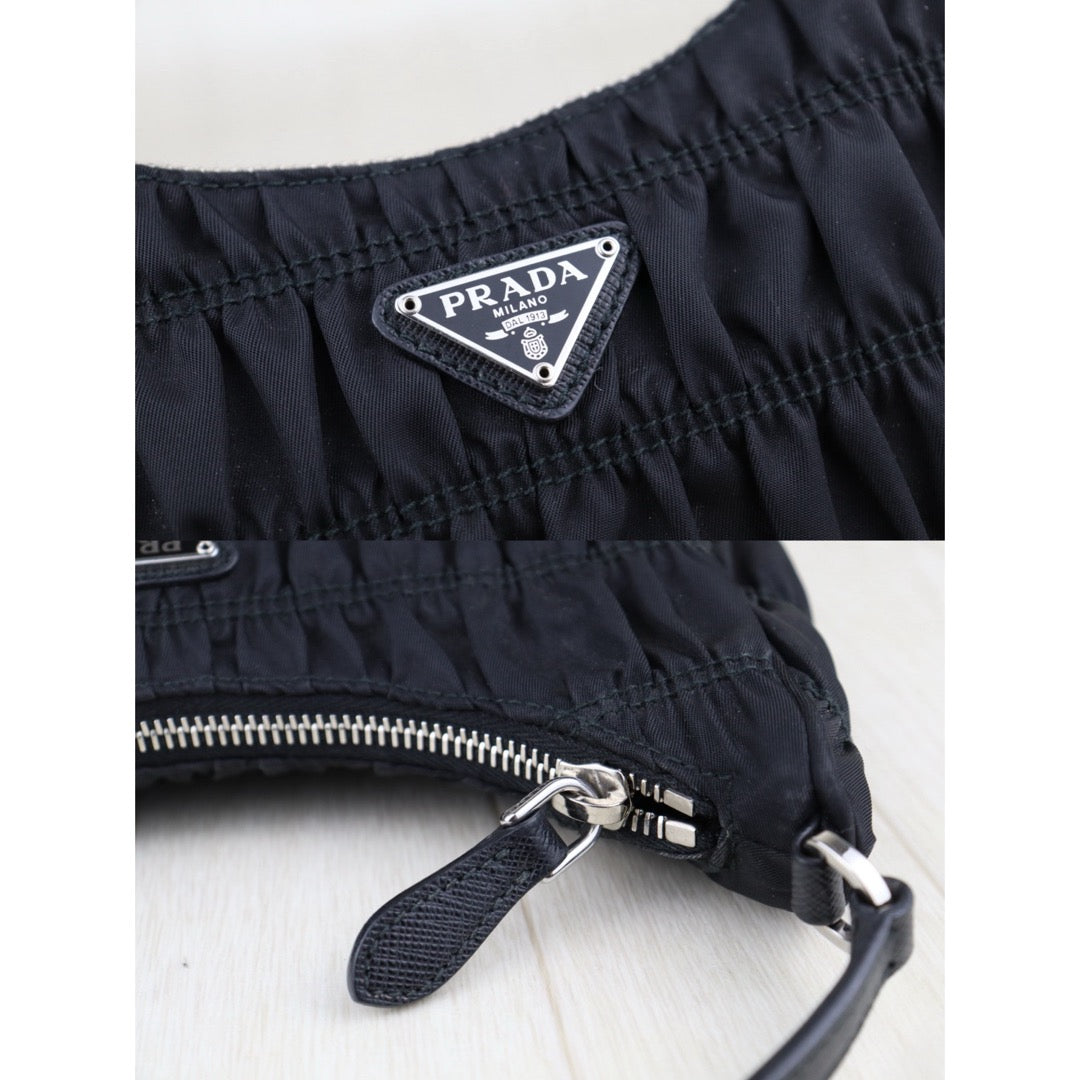 Very Good ( Rank A) ｜ PRADA Re-Edition 2005 HOBO HandBag Black｜H25052612