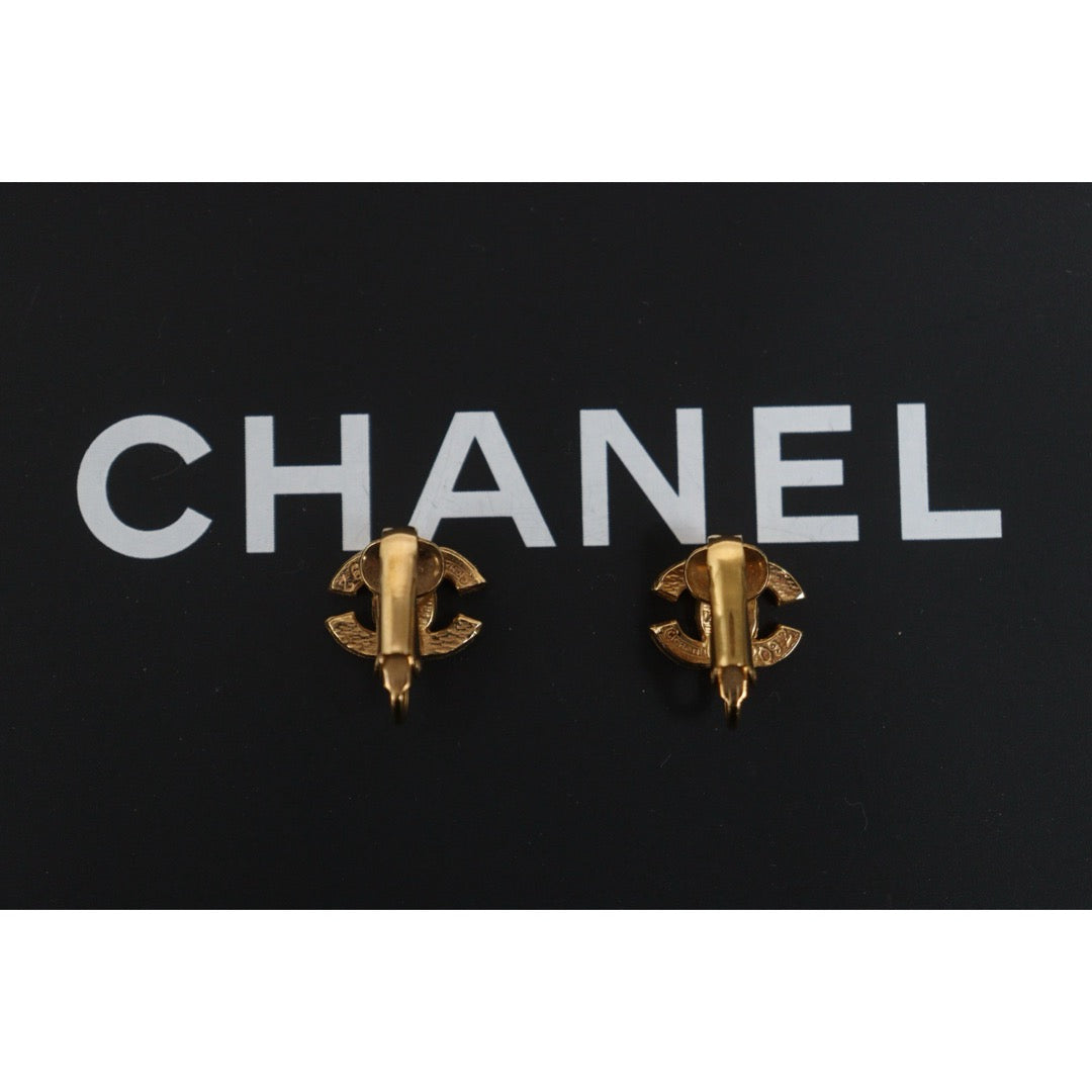 Include Authentic Detective Certificate of Authenticity｜Very Good ( Rank A) ｜CHANEL  COCO Mark Rhinestone Earrings ｜26070307