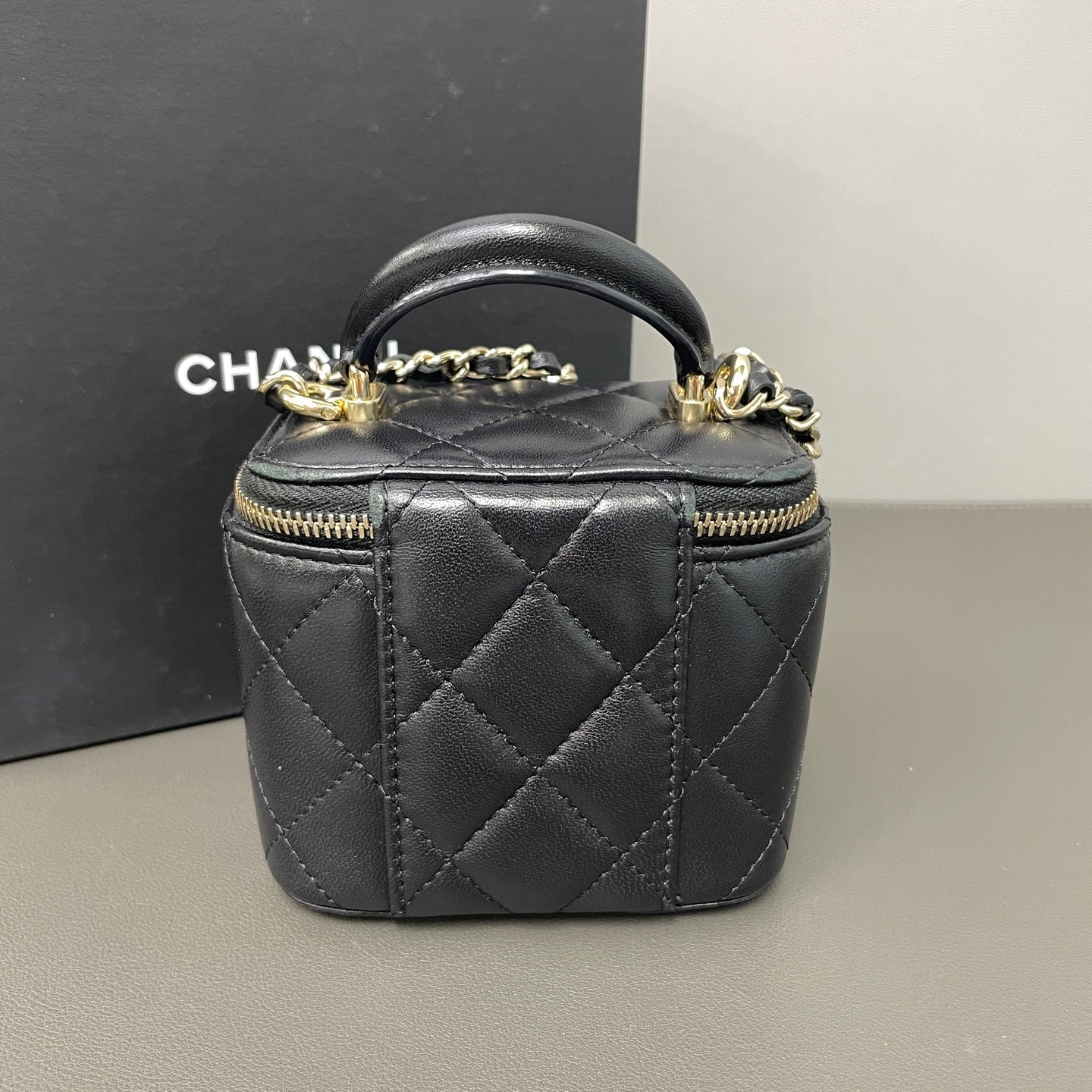 First installment 1/3｜ Include Entrupy Certificate of Authenticity｜Good ( Rank AB)｜CHANEL Lamb Skin Mini Black Chain