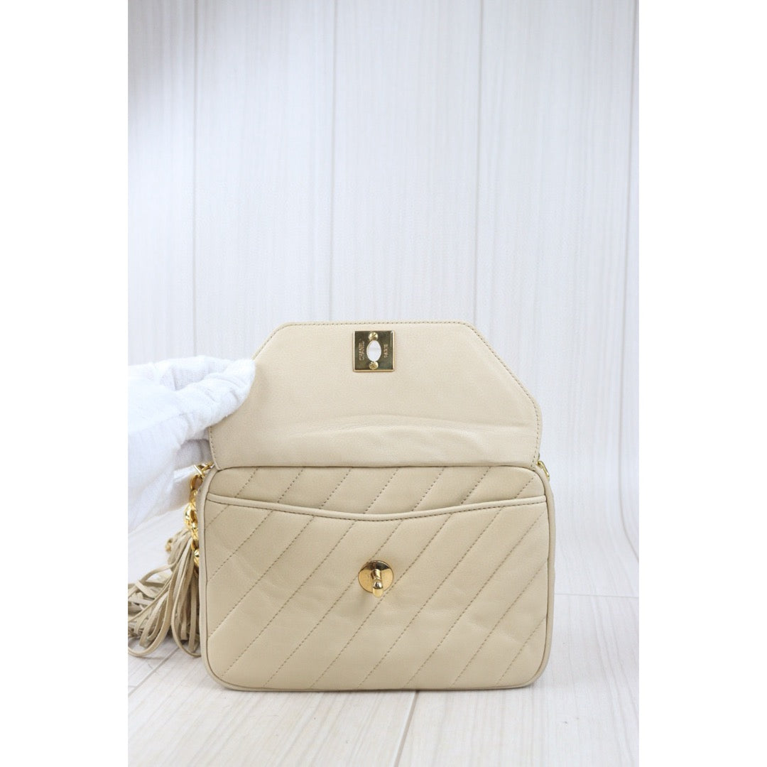 Good ( Rank AB)｜ CHANEL Matrasse Chain Camera Bag  Pearl White Shoulder Bag Made In 1991～1994Year ｜P24083009