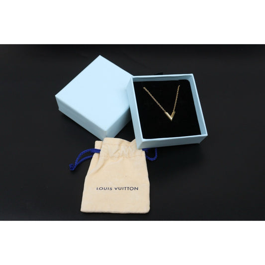 Include Authentic Detective Certificate of Authenticity｜Very Good ( Rank A) ｜  Louis Vuitton Collier Essential V Necklace ｜26041306