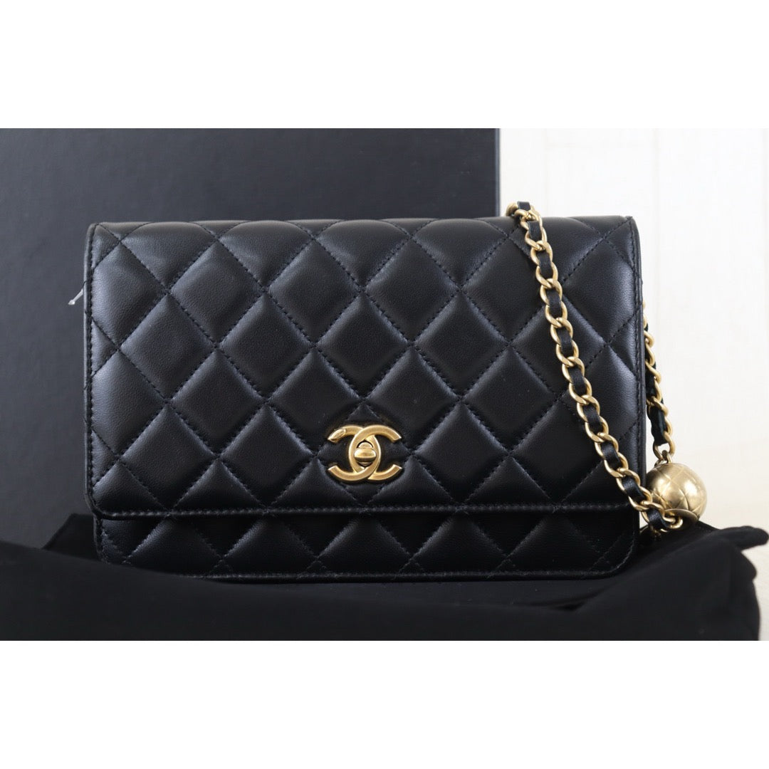 Include Entrupy Certificate of Authenticity｜Very Good ( Rank A)｜CHANEL Lamb Skin WOC Chain Bag Black IC Chips Model｜Z26100802