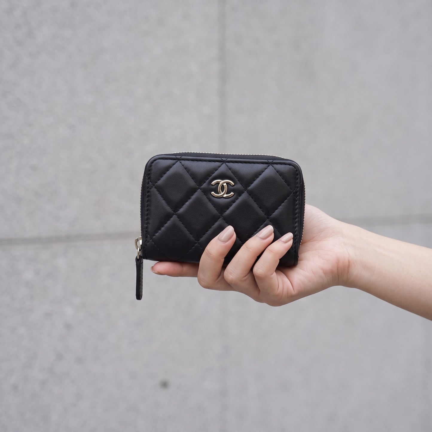 Include Entrupy Certificate of Authenticity｜Good ( Rank AB)｜CHANEL Lamb Skin Black Zip Coin Purse Made In 2020Year｜S26072506
