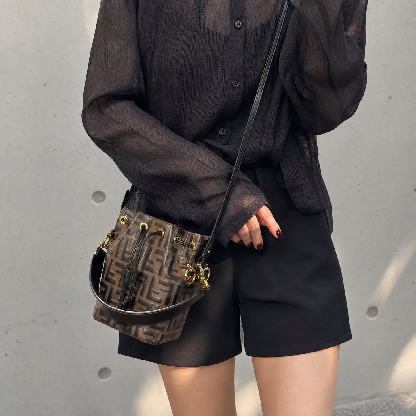 Include Entrupy Certificate of Authenticity｜Very Good ( Rank A)｜ FENDI Zucca Calf Leather Mini Mon Tresor Bucket bag Shoulder Bag Brown ｜S26071601