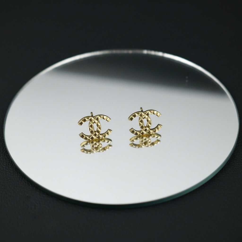 Include Authentic Detective Certificate of Authenticity｜Very Good ( Rank A) ｜CHANEL F24P COCO Mark Argyle Earrings Made In 2024 Year｜S26062506