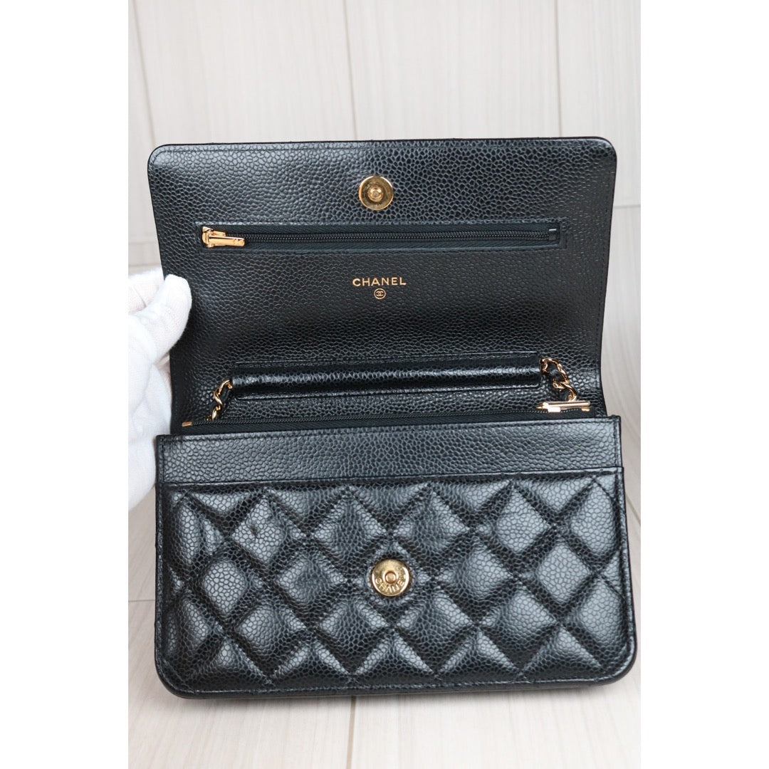 Very Good ( Rank A)｜ CHANEL Matelasse Caviar Skin Chain Wallet Black Gold Hardware Made in 2021-2022 Year ｜W24053101