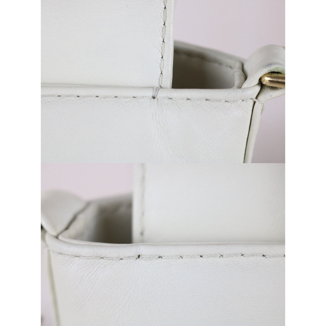 Include Entrupy Certificate of Authenticity｜Good ( Rank AB) ｜CHANEL Calf Leather  Potato Bucket Chain Shoulder Bag White Made in 2018-2019Year｜Y26012004