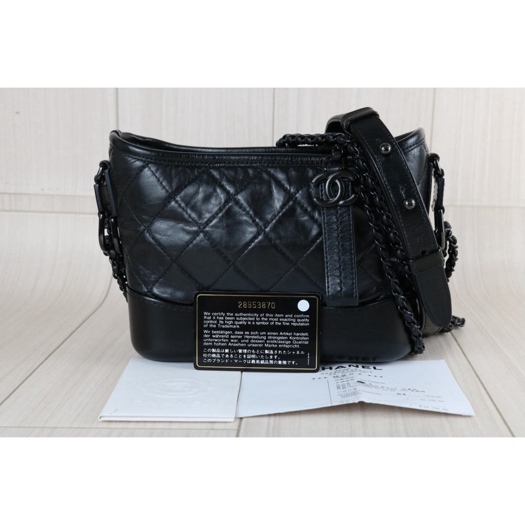 Include Entrupy Certificate of Authenticity｜Very Good ( Rank A)｜CHANEL So Black Calfskin Gabrielle Shoulder Bag PM Made in 2019-2020Year｜S26073121