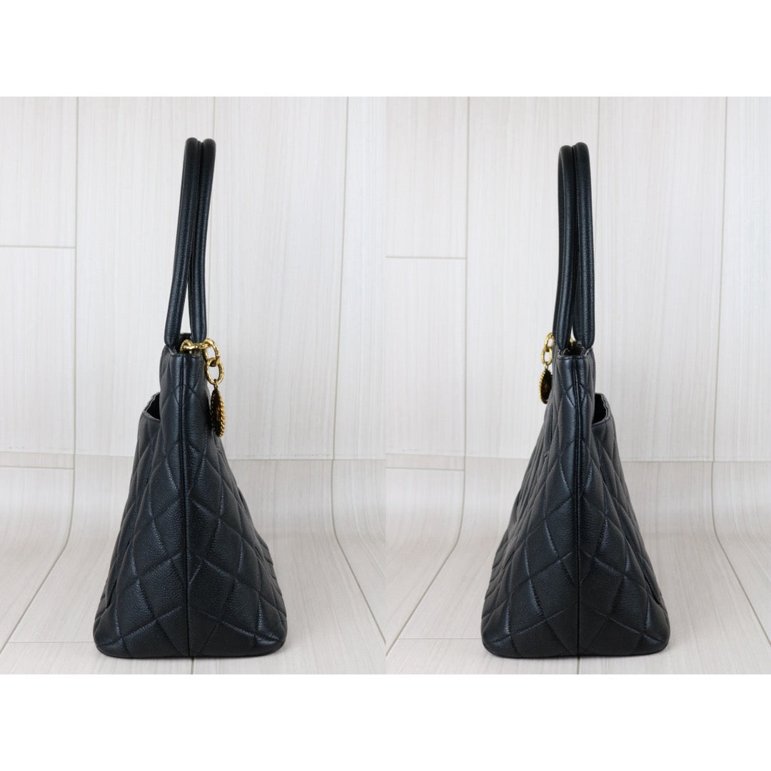 Include Entrupy Certificate of Authenticity｜Very Good ( Rank A)｜ CHANEL Caviar Skin Calf Leather Tote Bag Black Made In 1996～1997Year｜26052002