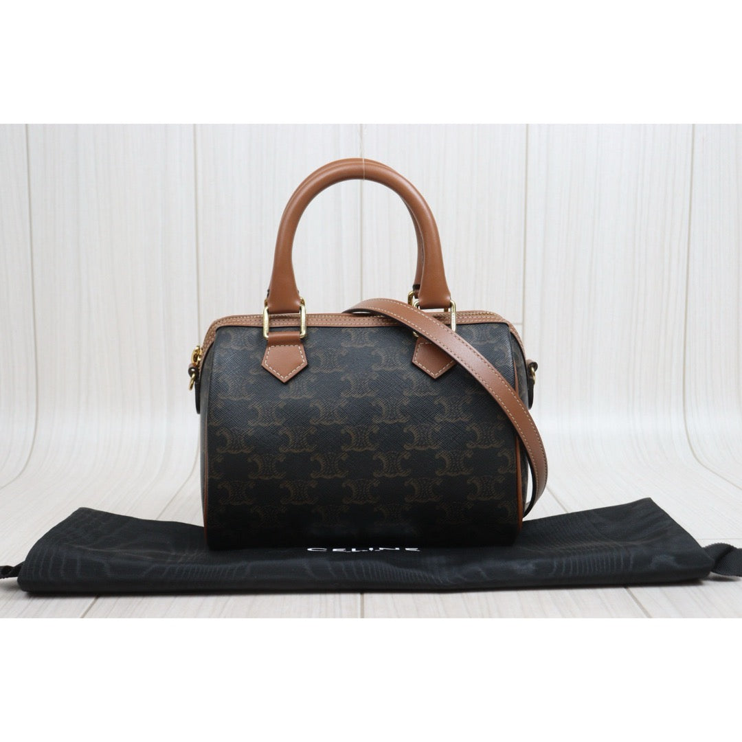 Include Entrupy Certificate of Authenticity｜Very Good ( Rank A)｜ CELINE Macadam Triomphe Poston PM Handbag Bag With Shoulder Strap ｜26060101