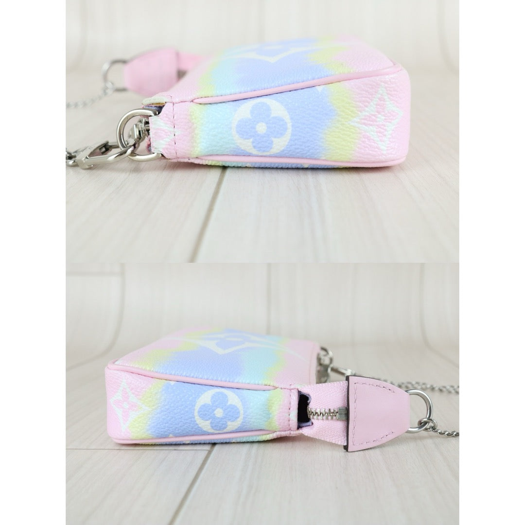 Very Good ( Rank A) ｜ LV Monogram Mini Escale Pochette Accessoires Limited edition｜S25110303