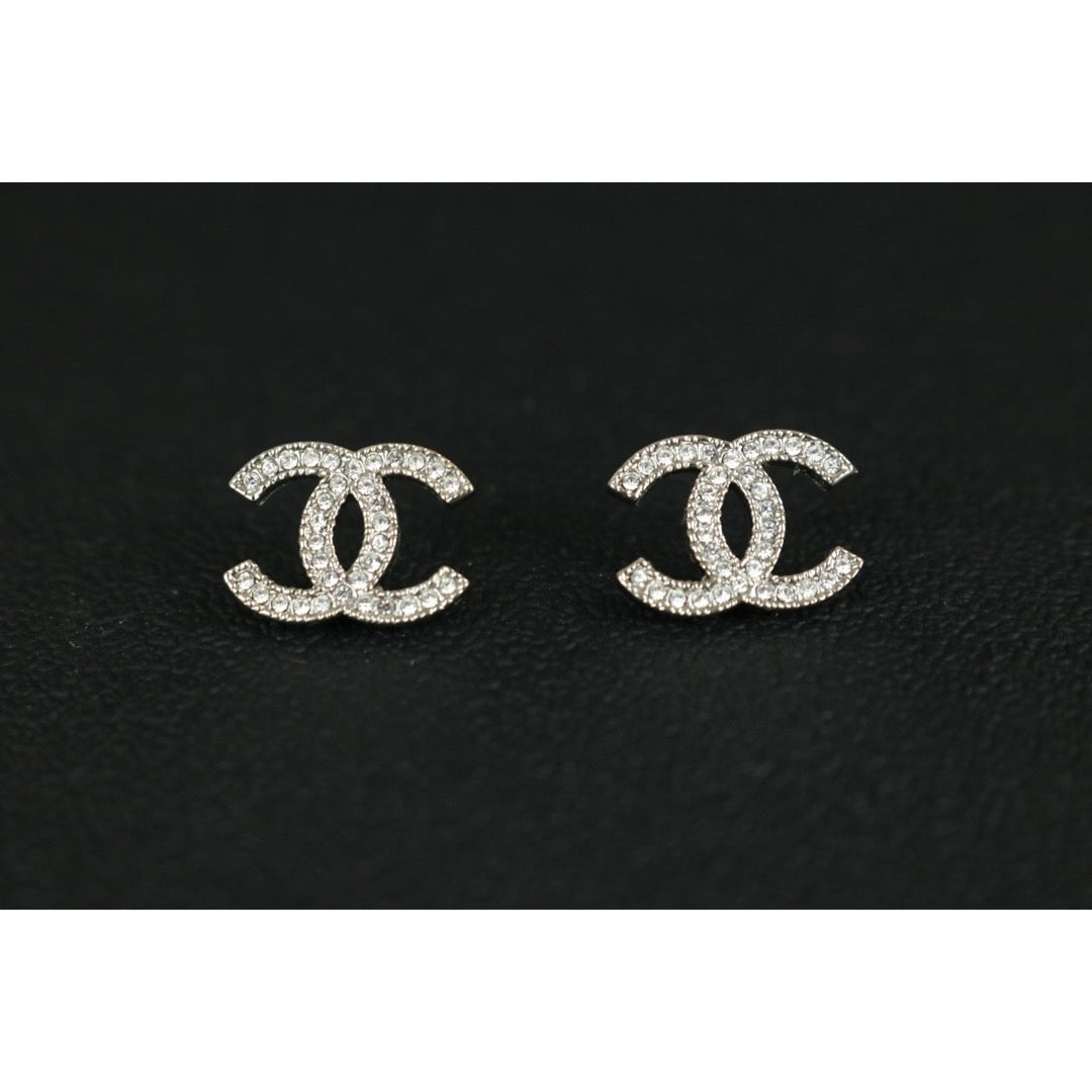 Very Good ( Rank A) ｜ CHANEL Coco Mark Silver Rhinestone Earrings Made In 2015Year ｜S25121109
