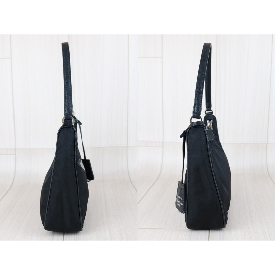Include Entrupy Certificate of Authenticity｜Very Good ( Rank A)｜ PRADA Re-Edition 2005 Re-Nylon Hobo ｜S26051105