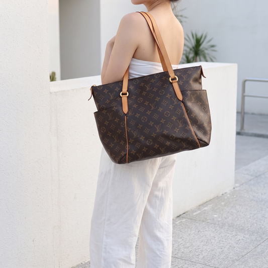 Include Entrupy Certificate of Authenticity｜Excellent（Rank SA）｜Louis Vuitton Monogram Totally MM Tote Bag｜S26080114