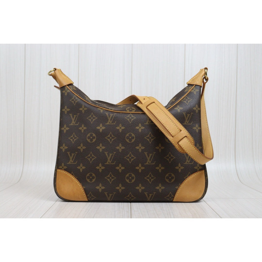 Include Entrupy Certificate of Authenticity｜Good ( Rank AB)｜Louis Vuitton Monogram Boulogne 30 Shoulder Bag ｜26041407