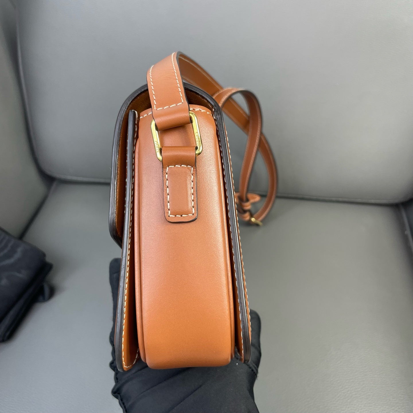 Very Good ( Rank A) ｜ CELINE Triomphe Teen Shoulder Bag