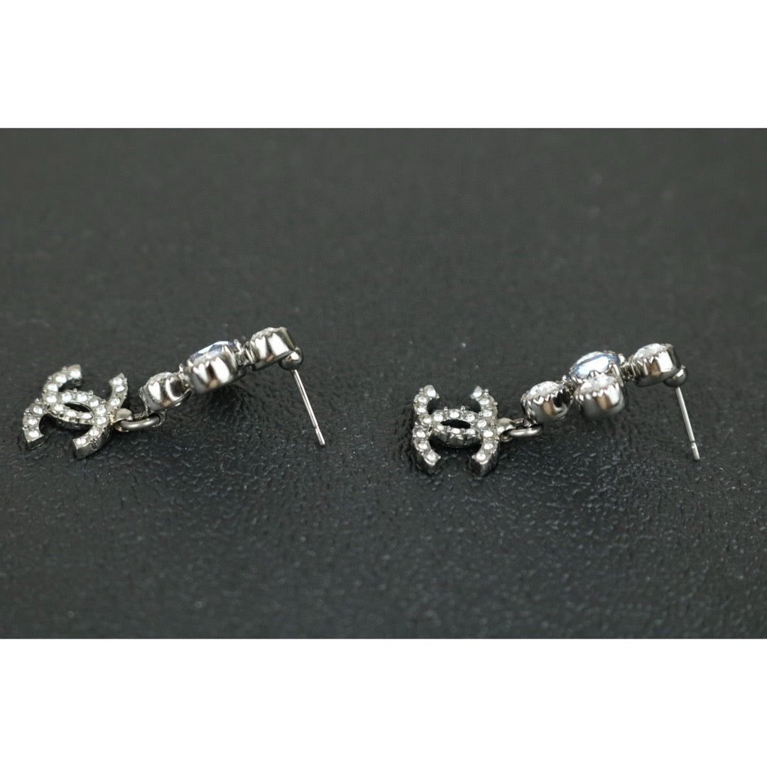 Very Good ( Rank A)｜ CHANEL Coco Mark Rhinestone Earrings Silver｜F25021101