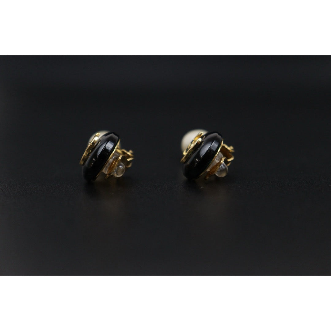 Very Good ( Rank A) ｜CHANEL  COCO Mark  Pearl  Drop  Earrings Made In 1995Year｜25080710