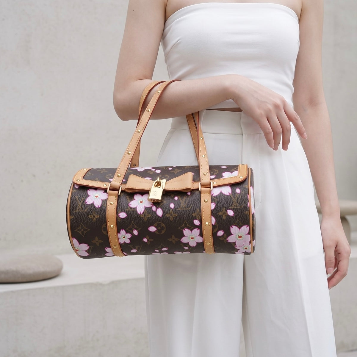 Include Entrupy Certificate of Authenticity｜Good ( Rank AB)｜Louis Vuitton Takashi Murakam Monogram Cherry Blossom Papillon Hand Bag｜Z26091506
