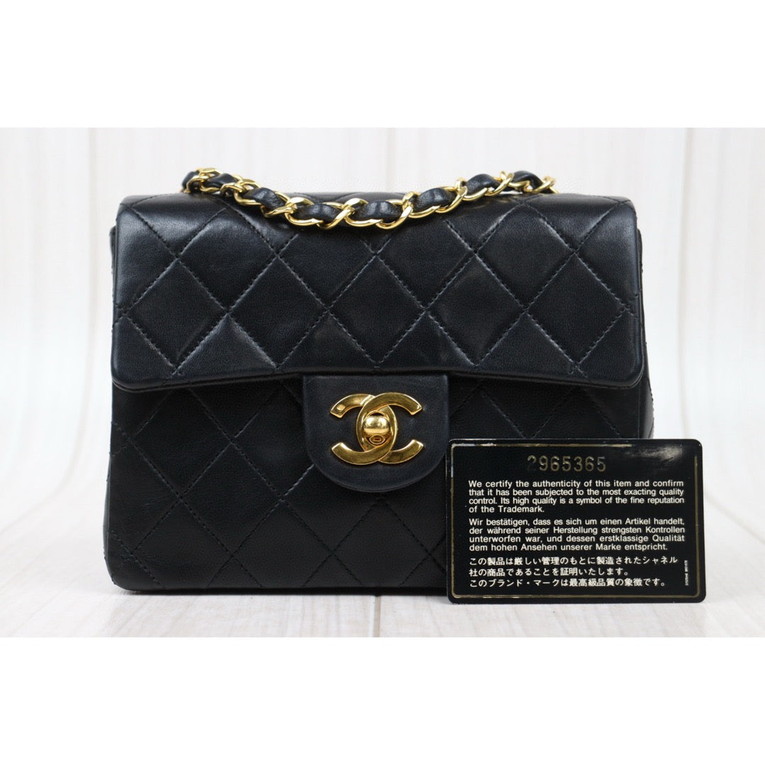 Good ( Rank AB)｜ CHANEL Lanbskin Square 17 Pearl  Shoulder Bag Black Made In 1991～1994 Year ｜25013118