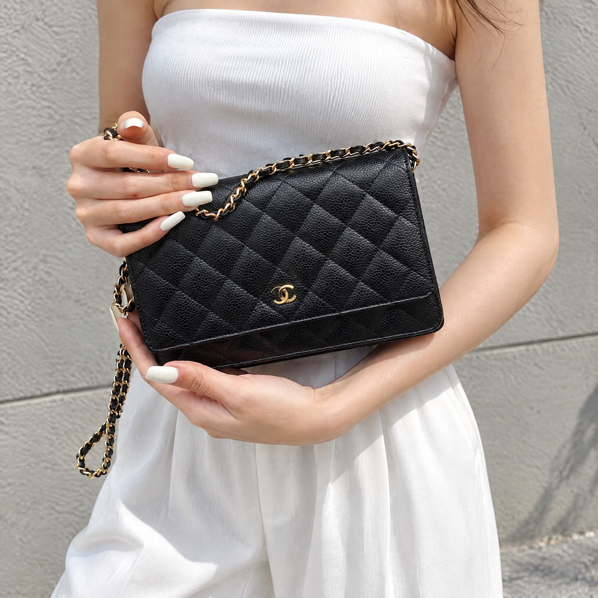 Include Entrupy Certificate of Authenticity｜Very Good ( Rank A)｜CHANEL Caviar Skin WOC Chain Bag Black  IC Chips Model｜S26090704