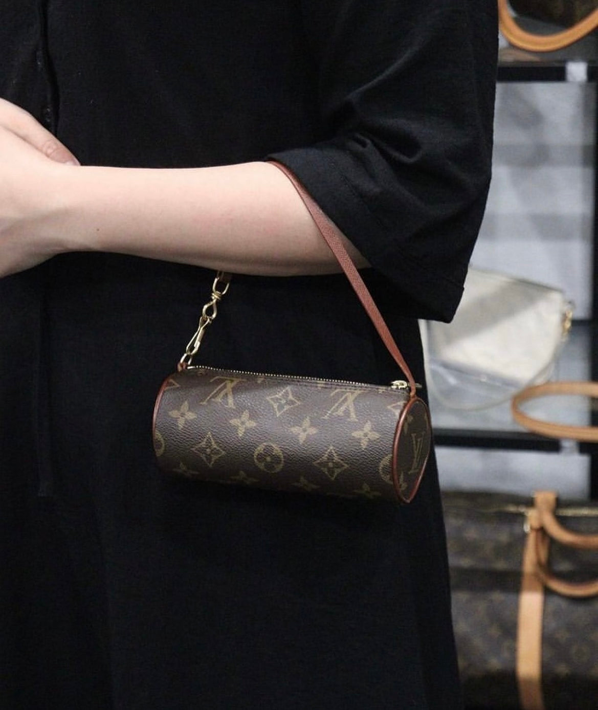 Rank SA ｜LV Monogram Papillon Included Pouch｜23092213