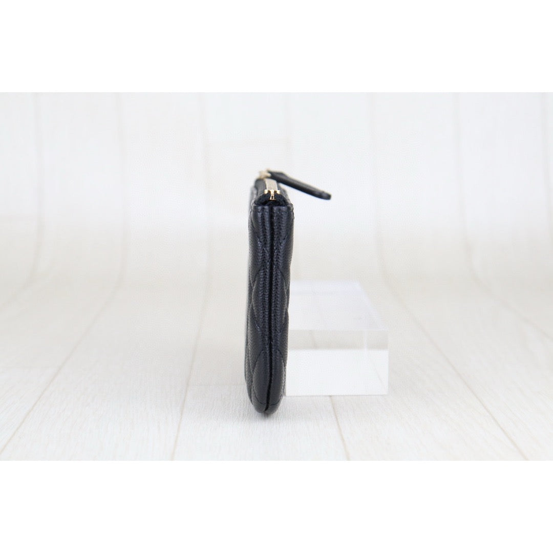 Very Good ( Rank A) ｜CHANEL Caviar Skin  Leather Calf Leather Card Holder Black Made In 2016- 2017 Year｜S25040302