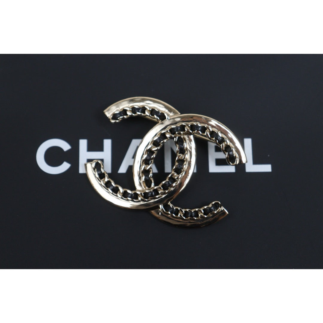 Include Authentic Detective Certificate of Authenticity｜Very Good ( Rank A)｜ CHANEL B22P Coco Mark Matrasse Brooch Made In 2022Year ｜S26060603