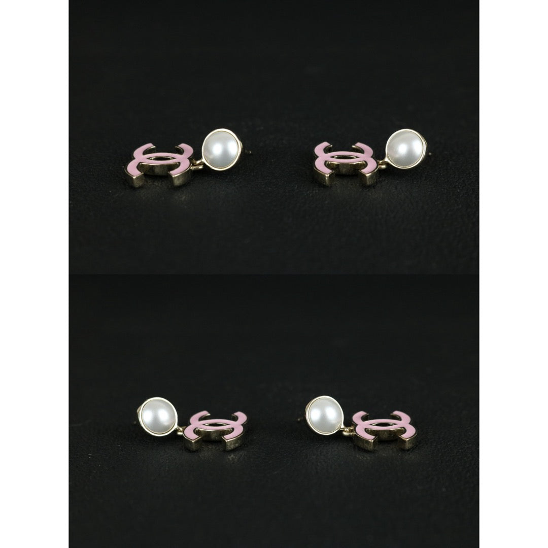 Very Good ( Rank A) ｜CHANEL A25P COCO Mark Pearl Pendant Earrings Pink｜X25112305