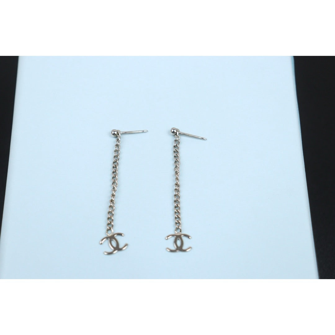 Very Good ( Rank A)｜ CHANEL Coco Mark Earrings Silver｜V25100719