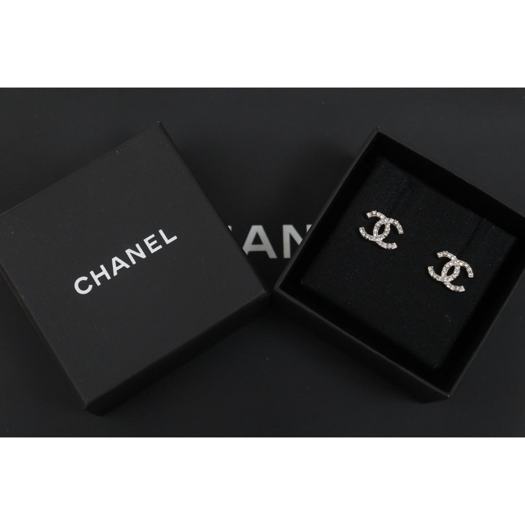 Include Authentic Detective Certificate of Authenticity｜Very Good ( Rank A) ｜CHANEL  COCO Mark Rhinestone Earrings ｜26070701