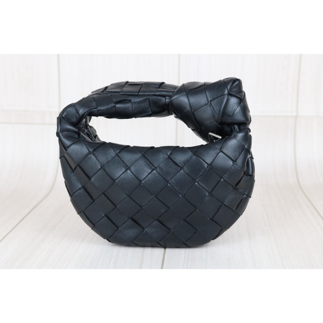 Include Entrupy Certificate of Authenticity｜Very Good ( Rank A)｜ Bottega Veneta Lamb Skin Mini Jodie Hand Bag Black｜S26051702
