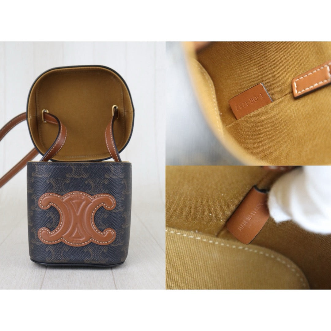 Include Entrupy Certificate of Authenticity｜Very Good ( Rank A)｜ CELINE Macadam Box Triomphe Shoulder Bag ｜S26071504