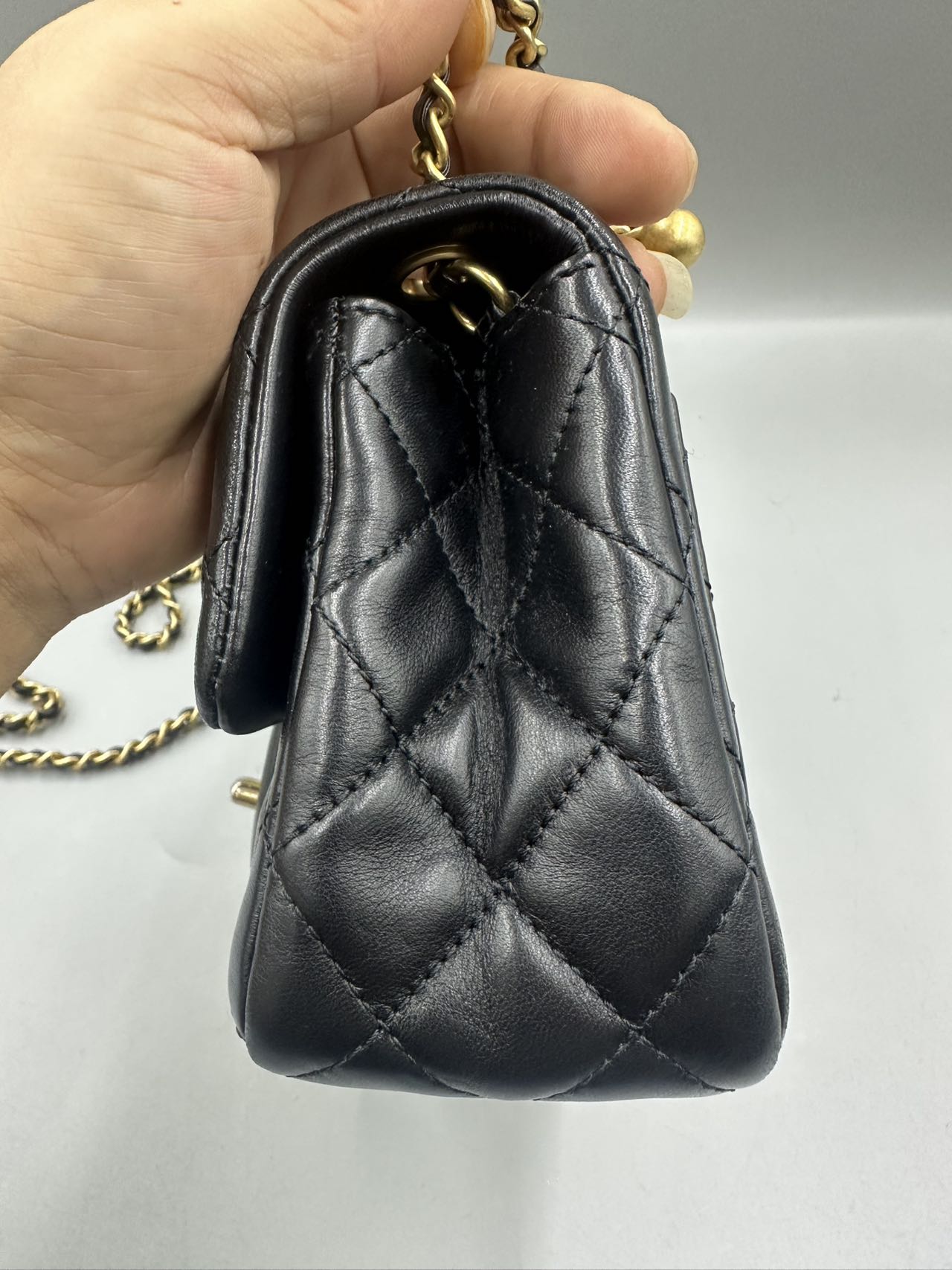 Include Entrupy Certificate of Authenticity｜Very Good ( Rank A)｜ CHANEL Lanbskin Square Shoulder Bag Black