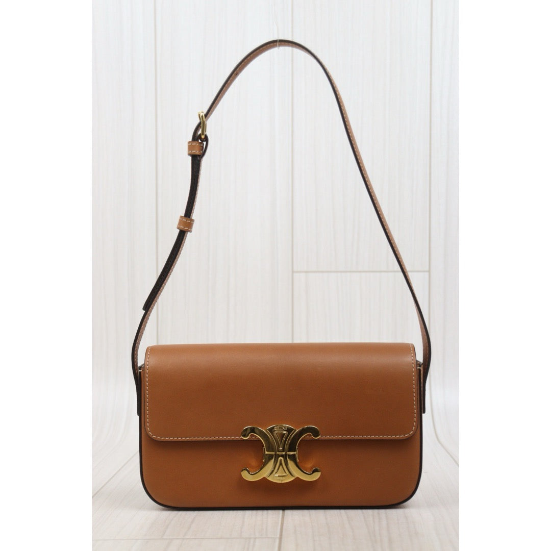 Very Good ( Rank A)｜CELINE Calf Leather Triomphe Brown Shoulder Bag Golden Hardware｜26011309