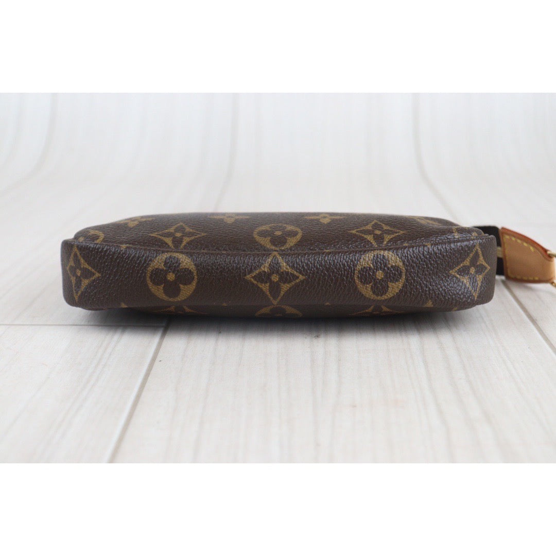Rank A ｜ LV Monogram Pochette Accessoires ｜23082608