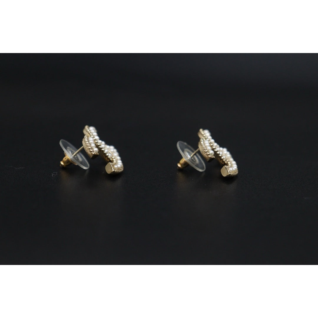 Include Authentic Detective Certificate of Authenticity｜Very Good ( Rank A) ｜CHANEL C16V COCO Mark Pearl Earrings Made In 2016Year｜S26031014