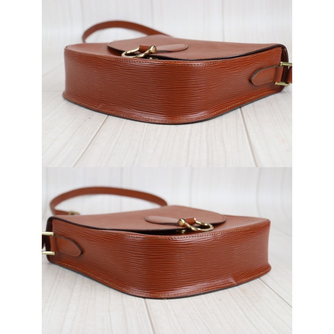 Rank A ｜LV Epi Saint-Cloud Shoulder Bag｜23101304