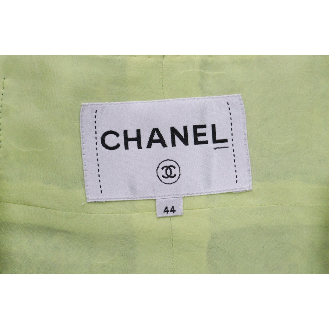 Very Good ( Rank A) ｜ CHANEL 19P Cotton Tweed Avocado Green Coat 44 size  ｜W25102108