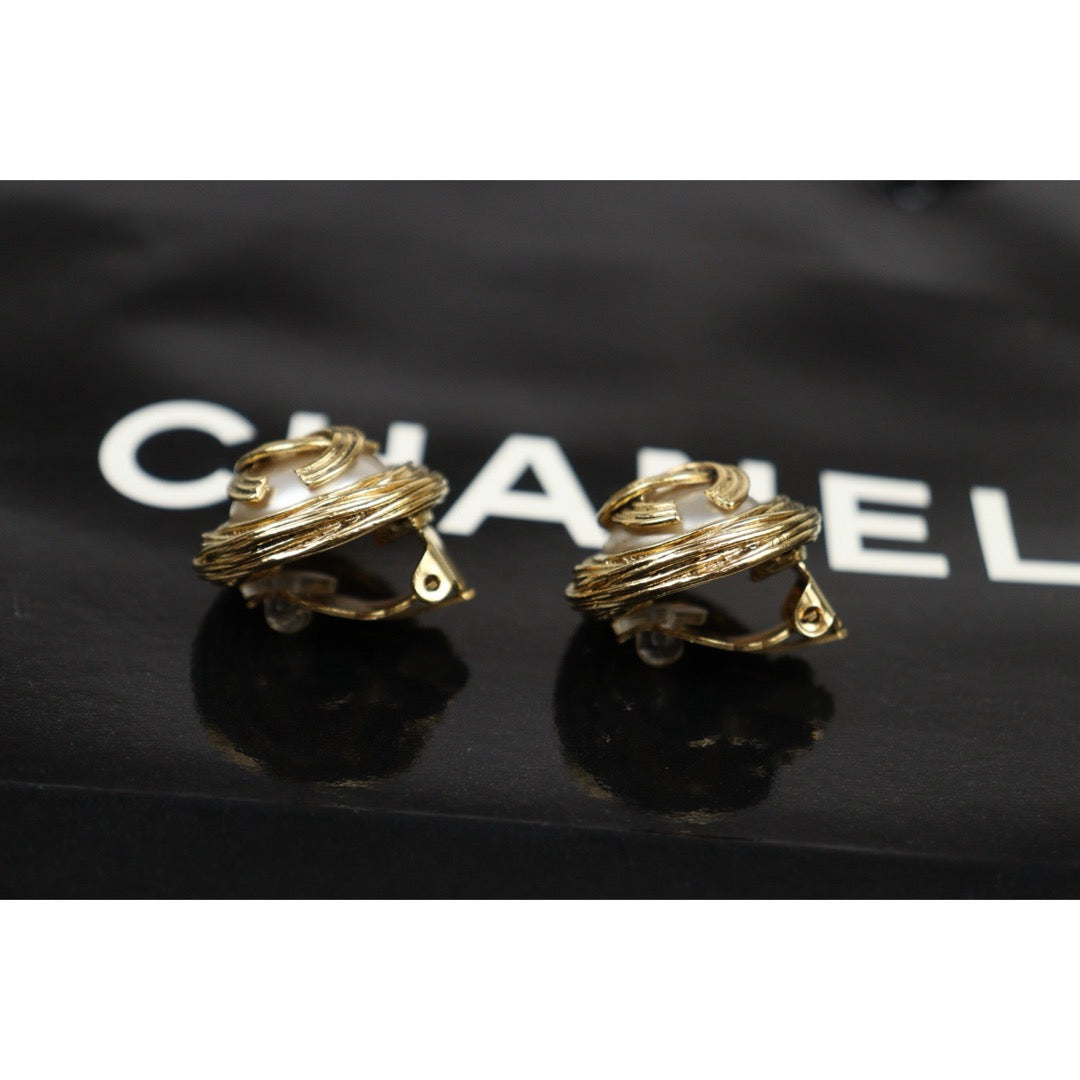 Very Good ( Rank A) ｜ CHANEL Coco Mark  Pearl Gold Earrings ｜25092611