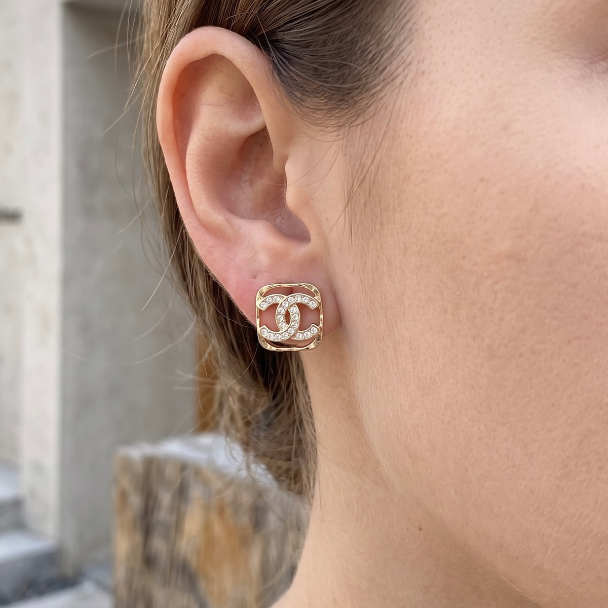 Include Authentic Detective Certificate of Authenticity｜Very Good ( Rank A) ｜CHANEL B26V COCO Mark  Square Openwork Rhinestone Earrings Made In 2026Year｜S26081804